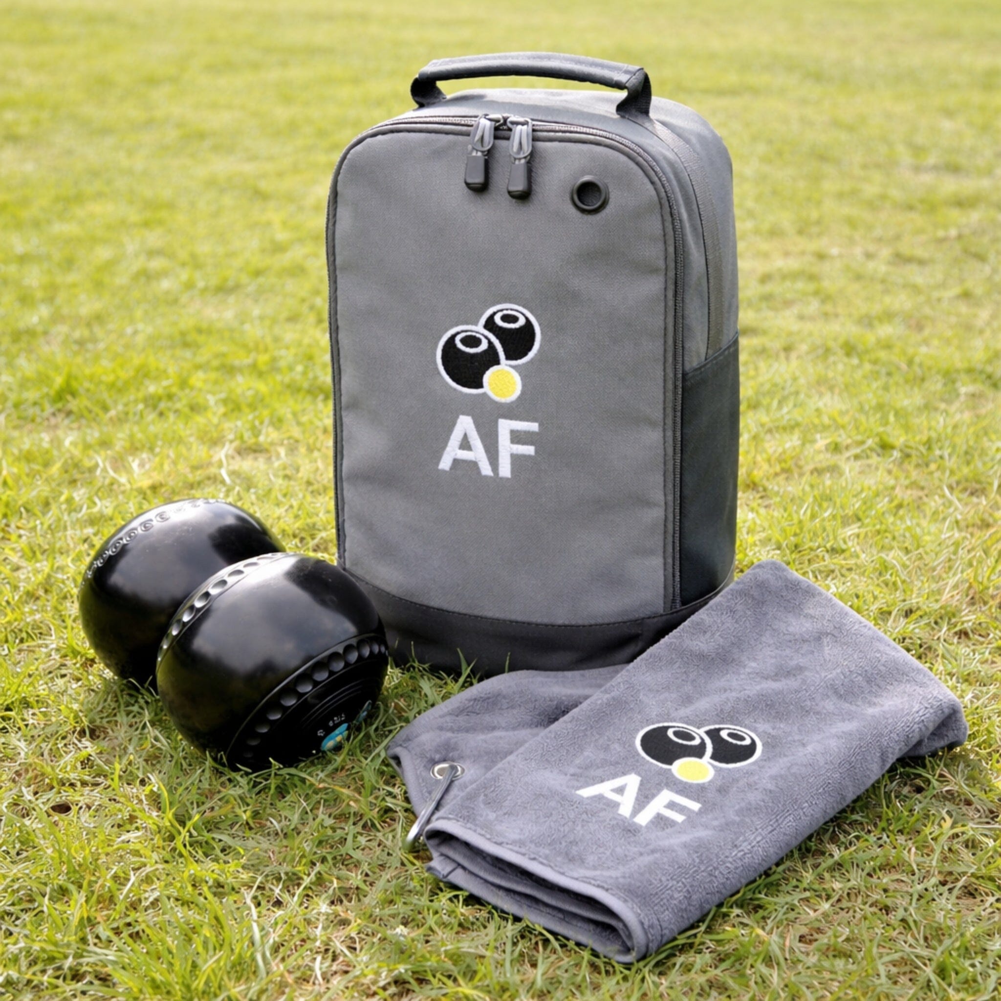 Shoe bag and towel in grey