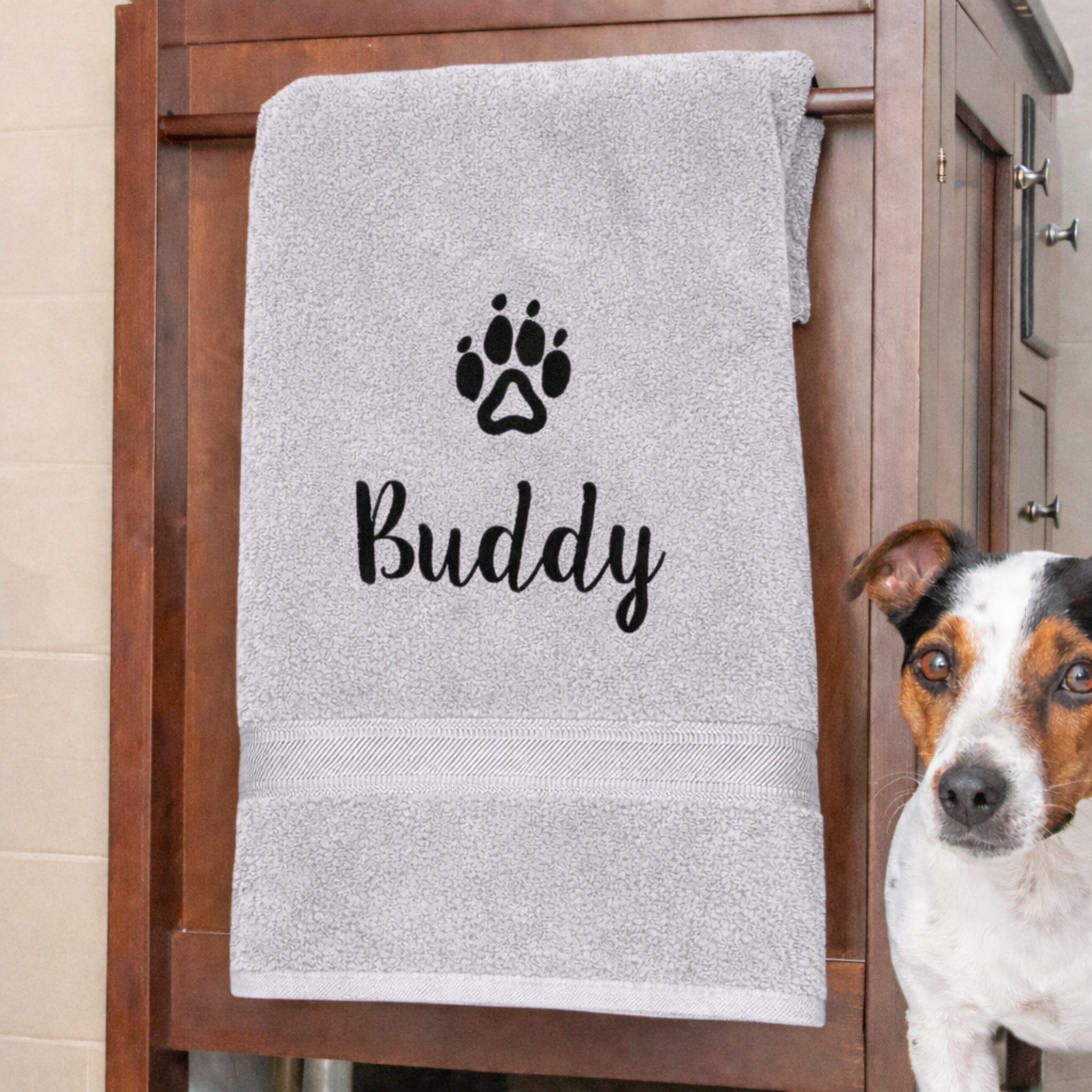 dog name on silver grey towel